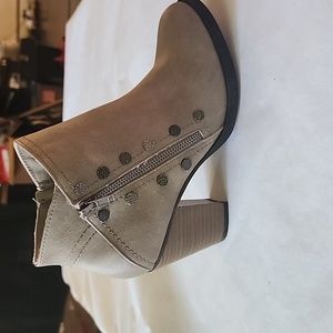 Brand new in box studded tan bootie moto 9.5